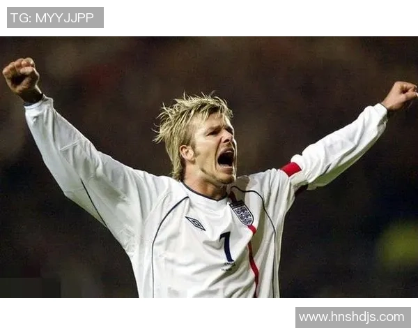 《与足球巨星并肩而立,他成了赛场上最闪耀的存在》 《与足球巨星并肩而立,他成了赛场上最闪耀的存在》