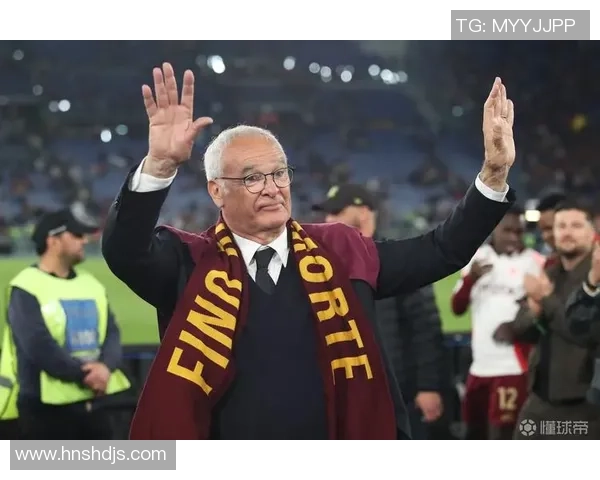 从球场到教练席:足球明星转型背后的挑战与成就 从球场到教练席:足球明星转型背后的挑战与成就