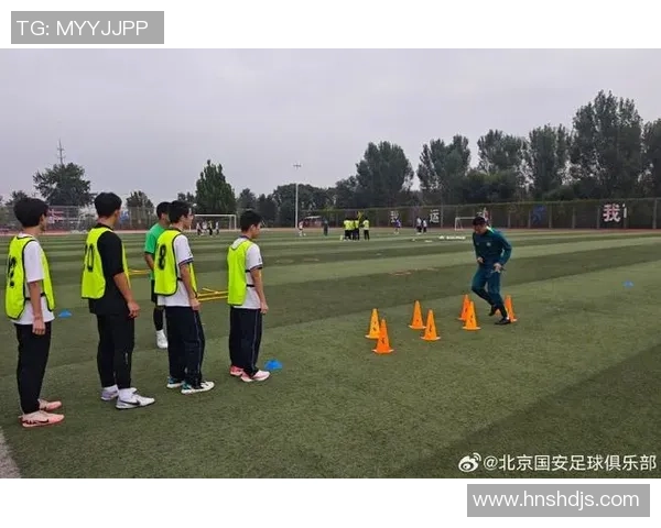 从足球场到世界舞台 我是球星足球员的成长之路