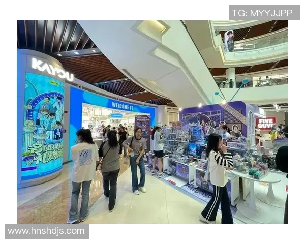 便利店限量发售足球球星卡引热潮 球迷争相收藏抢购活动火爆