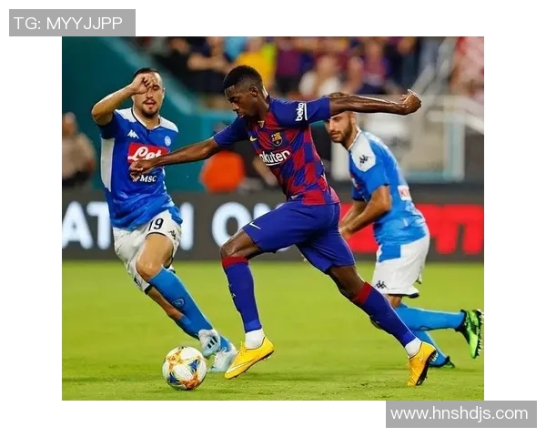 模仿球星单挑足球挑战赛精彩对决展现技巧与激情