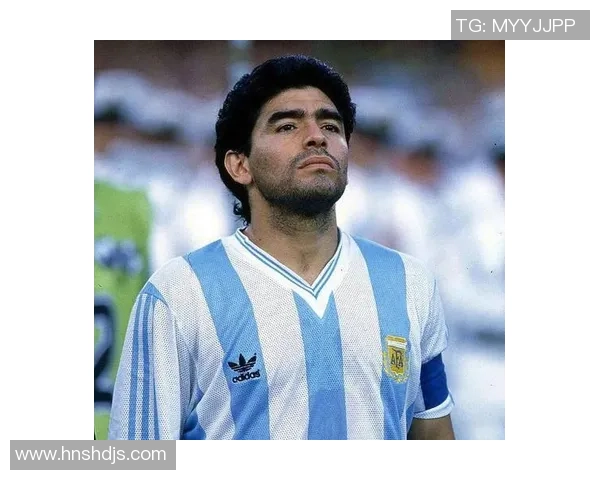 猜猜这位足球巨星的名字是谁 你能认出他吗