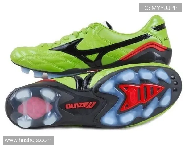 球星穿着美津浓足球鞋的亮眼表现与背后故事揭秘